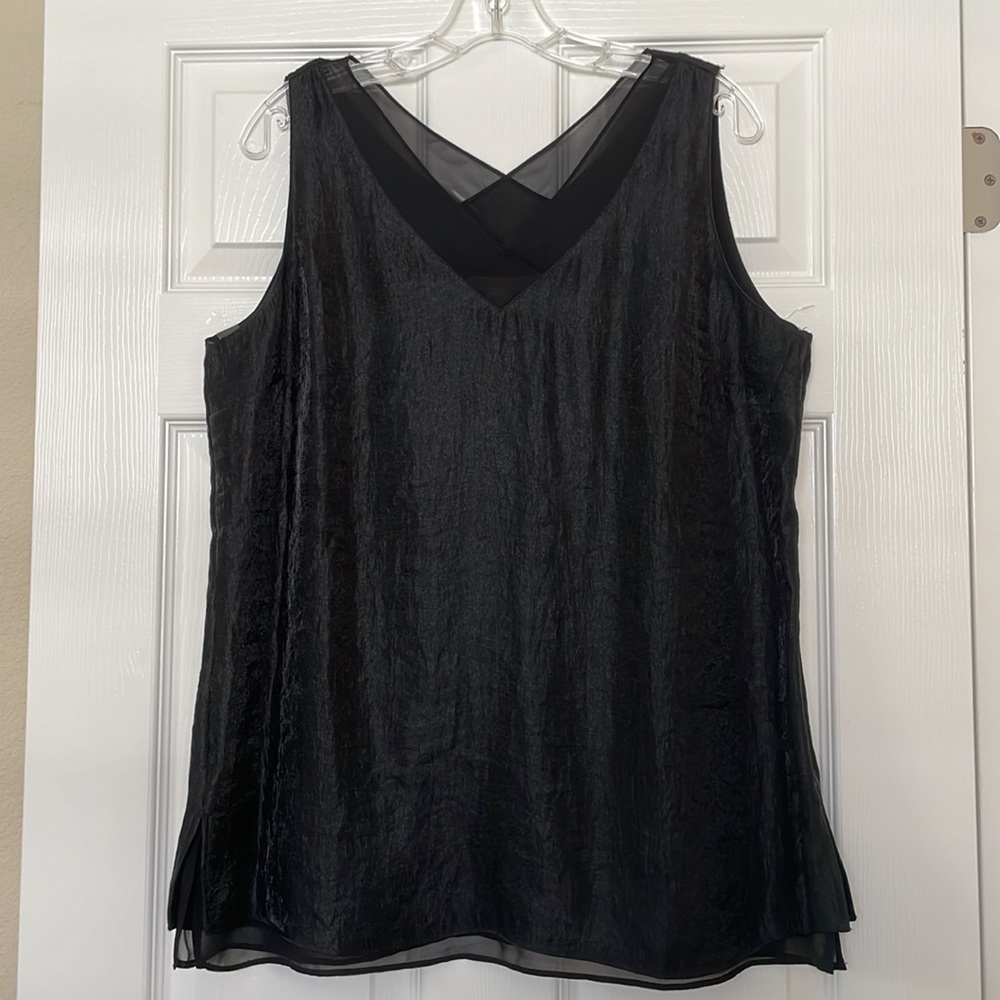 NWOT COLDWATER CREEK BLACK SLEEVELESS, V-NECK FRONT AND BACK BLOUSE